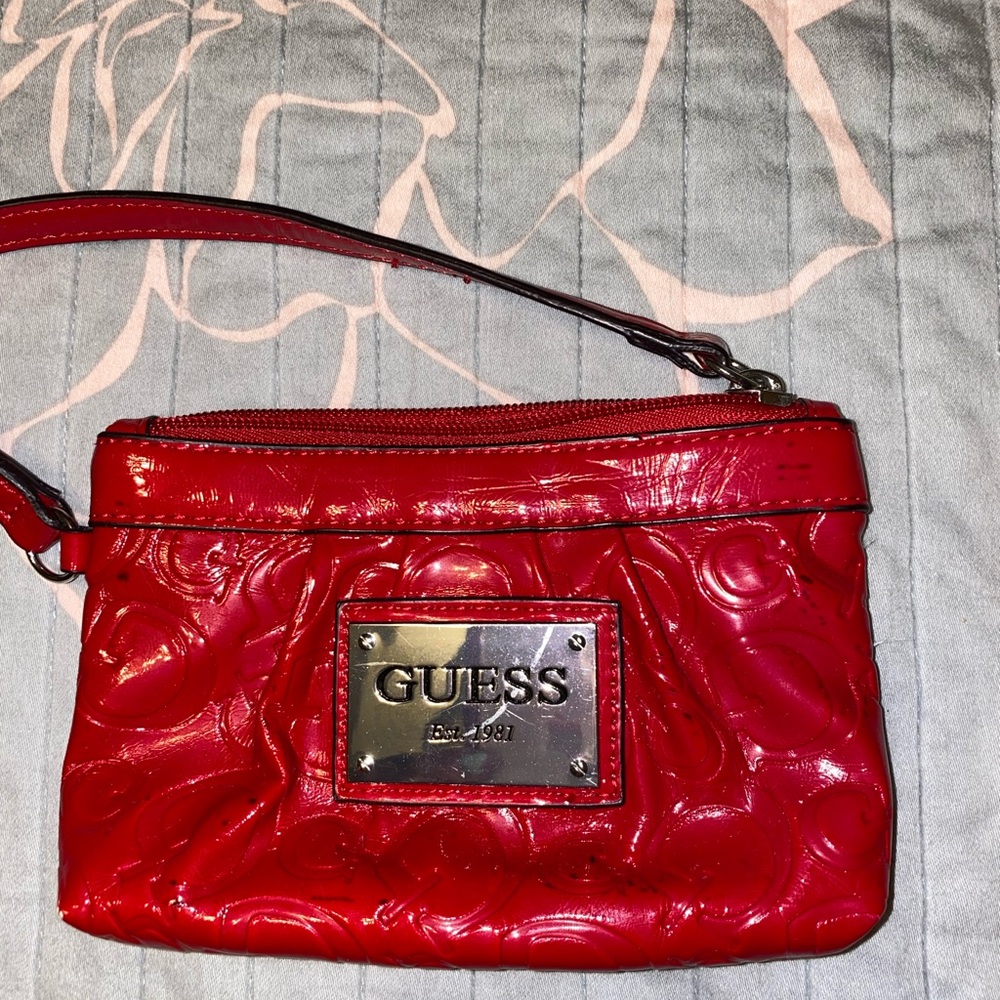 guess wristlet